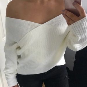 Knot/Twist Knit Cream Sweater